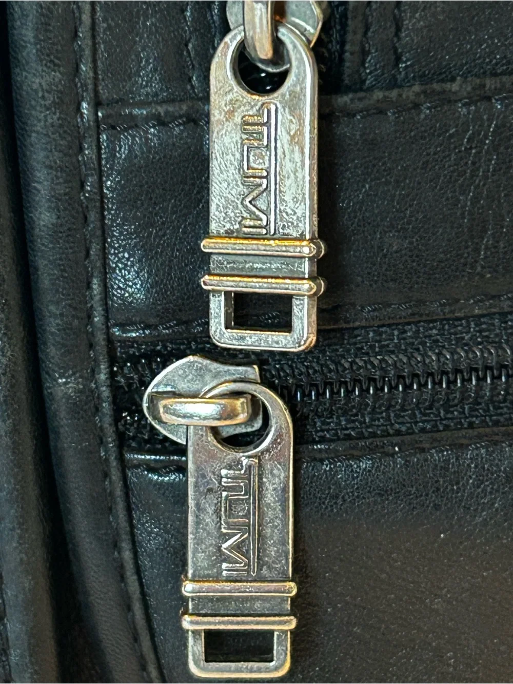 Vintage TUMI Black Leather Expandable Laptop Briefcase Organizer‎ Luggage Tag